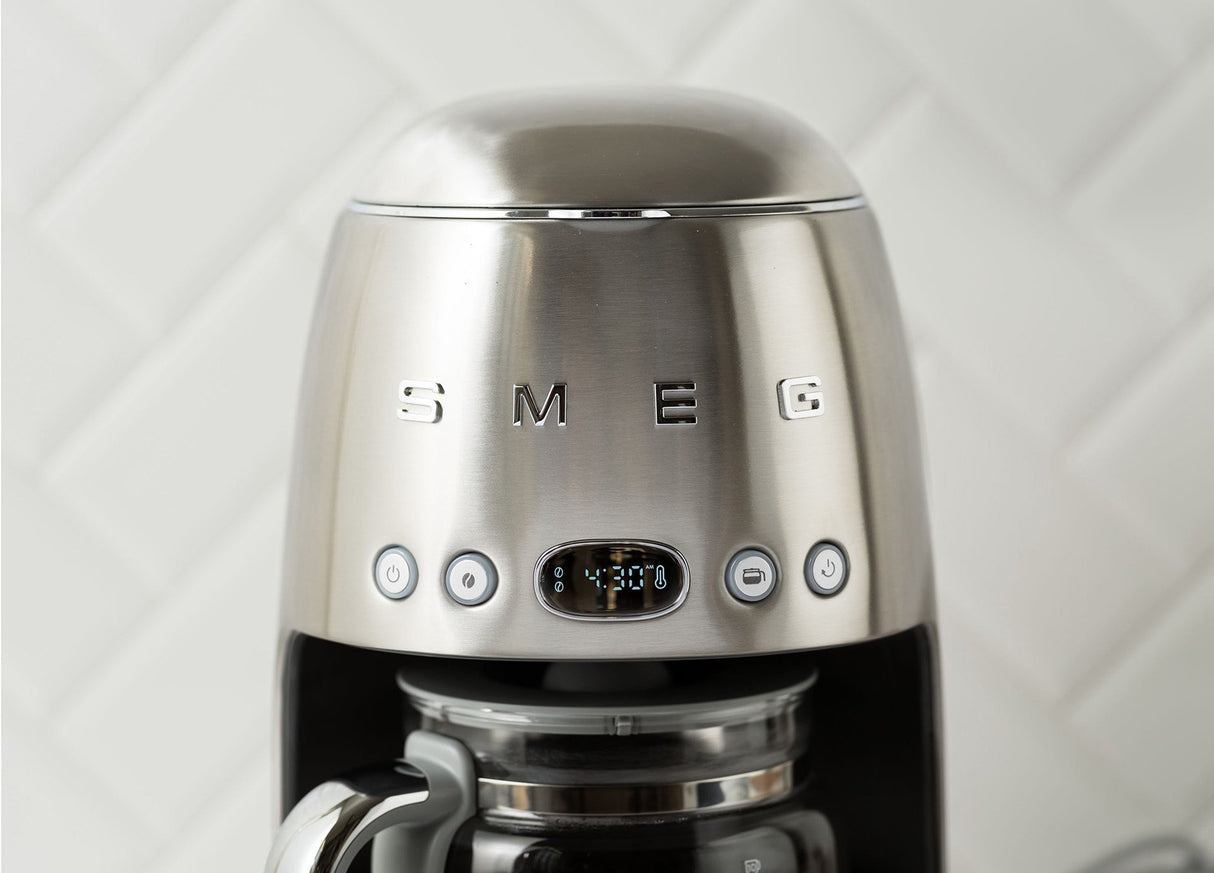 EAN 8017709280543 - Smeg DCF02SSEU cafetera eléctrica Totalmente automática Cafetera de filtro 1,4 L imagen 8