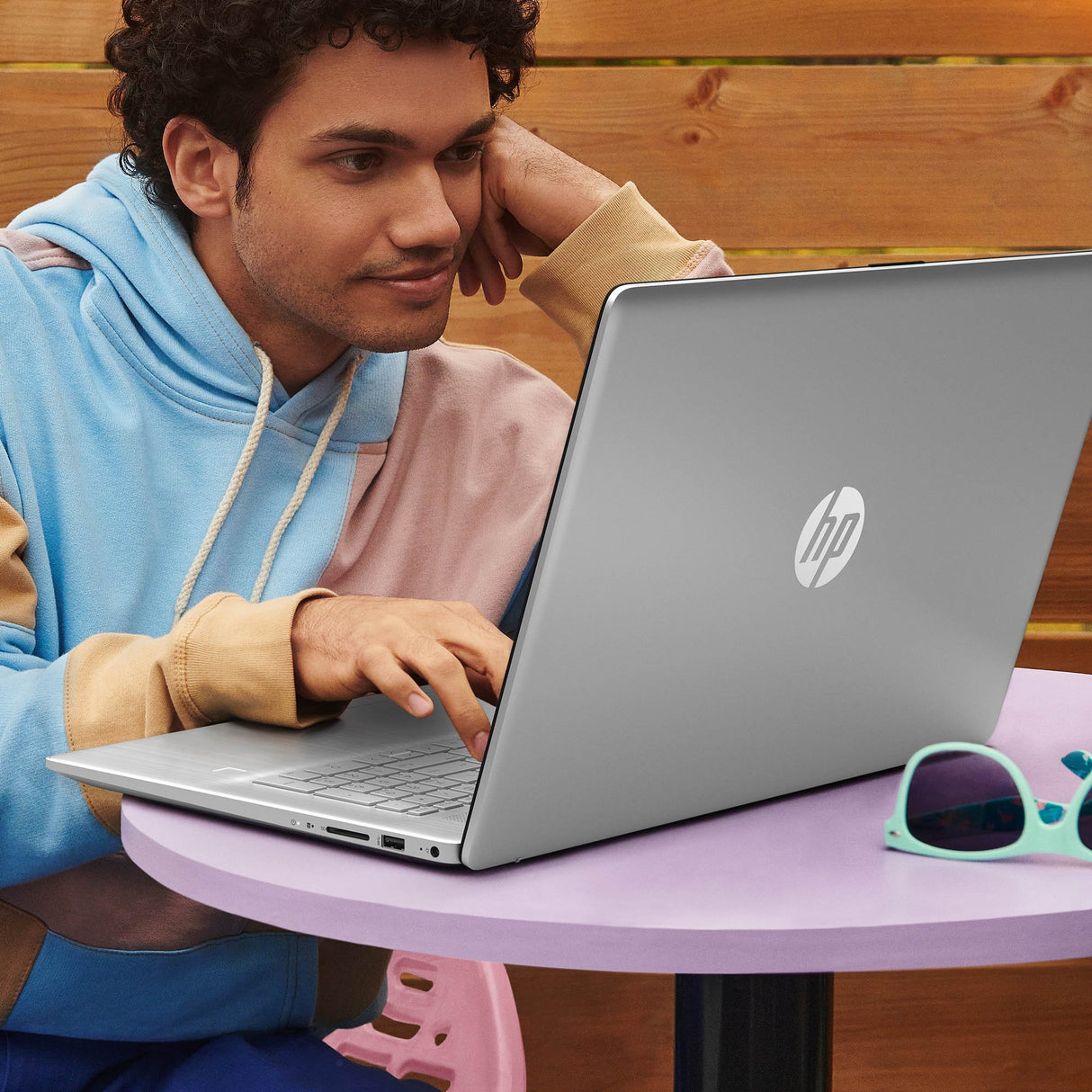 EAN 0198701699989 - HP 17-cn3003ns Intel® Core™ i7 i7-1355U Portátil 43,9 cm (17.3") Full HD 16 GB DDR4-SDRAM 1 TB SSD Wi-Fi imagen 4
