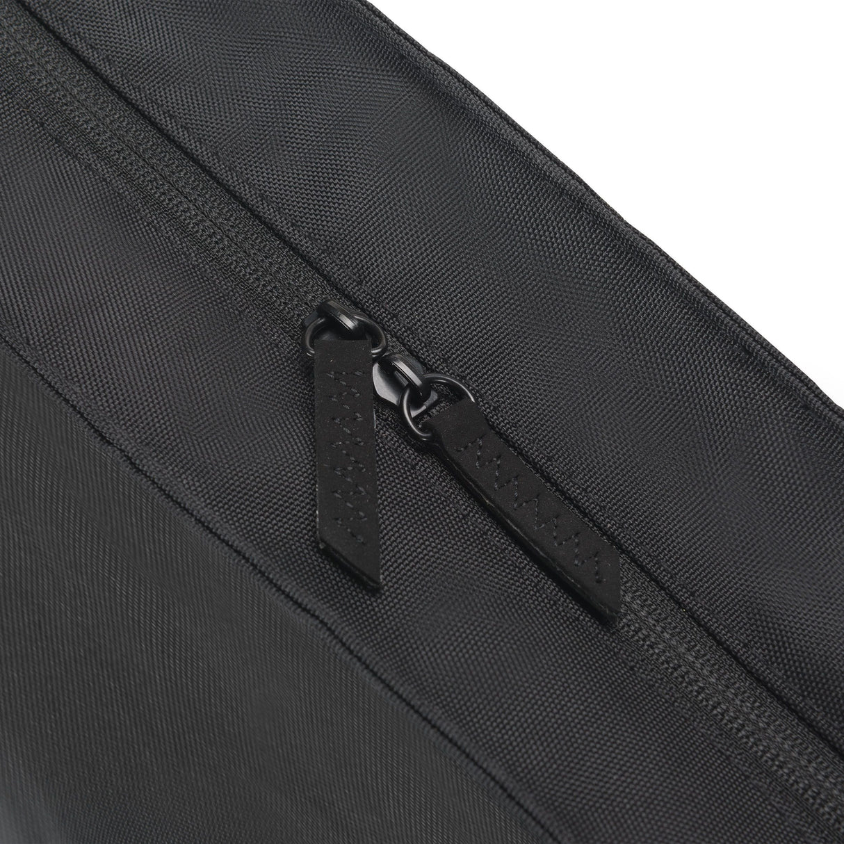 EAN 7640186417426 - DICOTA D31977-RPET maletines para portátil 35,8 cm (14.1") Estuche para dama Negro imagen 8