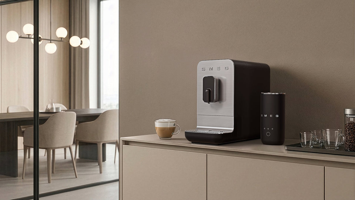 EAN 8017709334734 - Smeg BCC11BLMEU cafetera eléctrica Totalmente automática Máquina espresso 1,4 L imagen 24