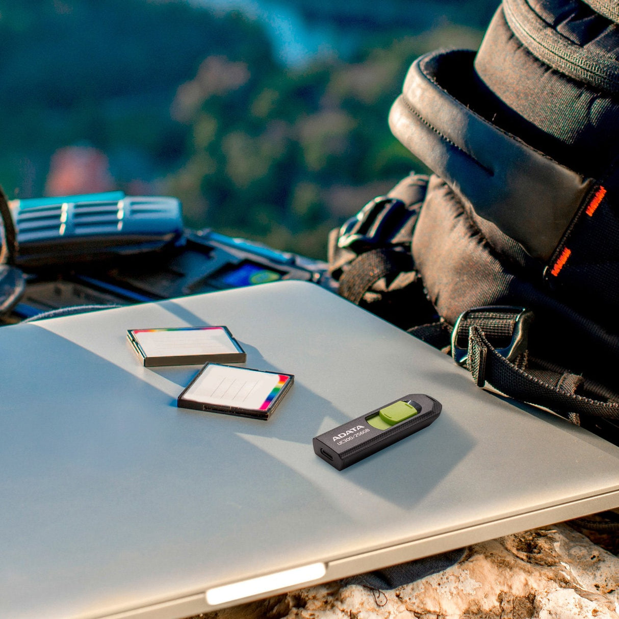 EAN 4711085939128 - ADATA UC300 unidad flash USB 64 GB USB Tipo C 3.2 Gen 1 (3.1 Gen 1) Negro, Verde imagen 3