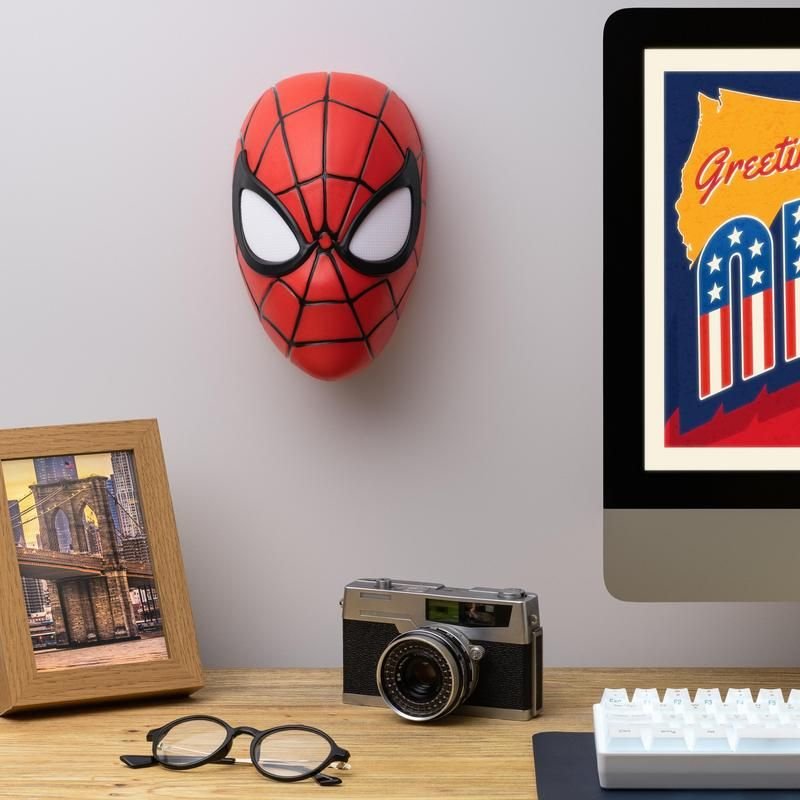 EAN 5056577711042 - Paladone Spiderman Mask Light lámpara de mesa Rojo, Blanco imagen 4