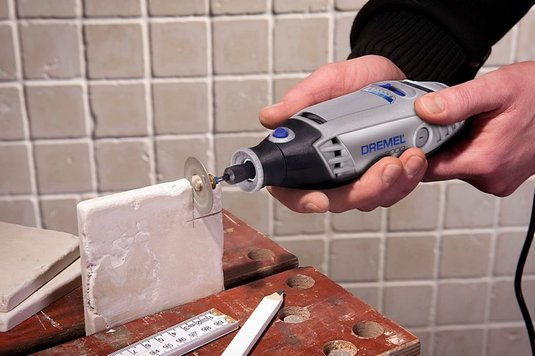 EAN 8710364078356 - Dremel 3000 130 W imagen 3
