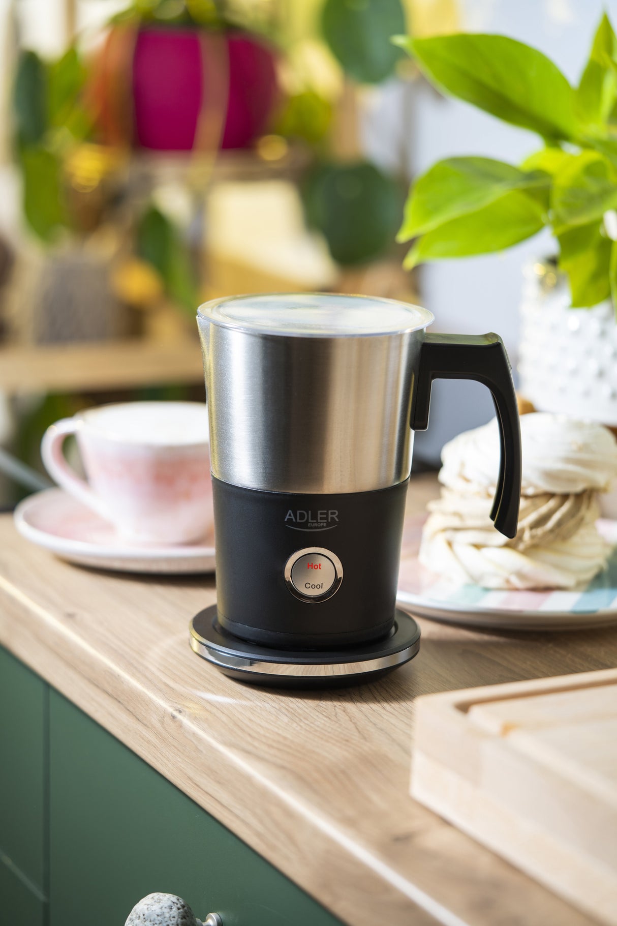 Espumador Adler Ad 4497 O Calentador De Leche Automático Negro