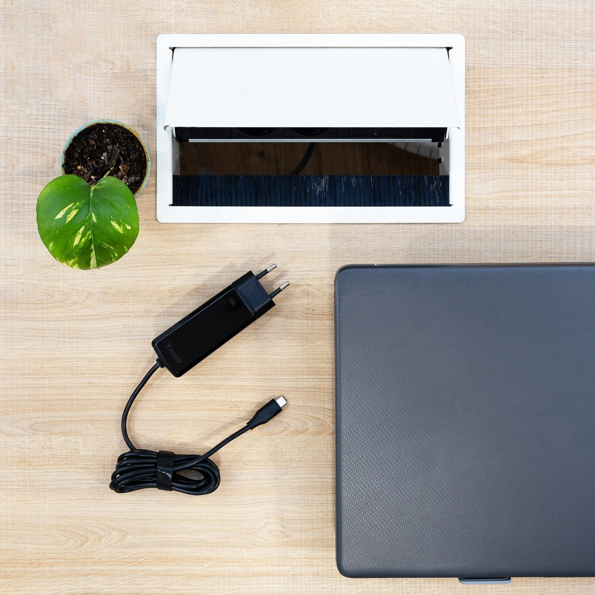 Cargador Portátil Gan Usb-C Pd 90w, Cúbico Negro