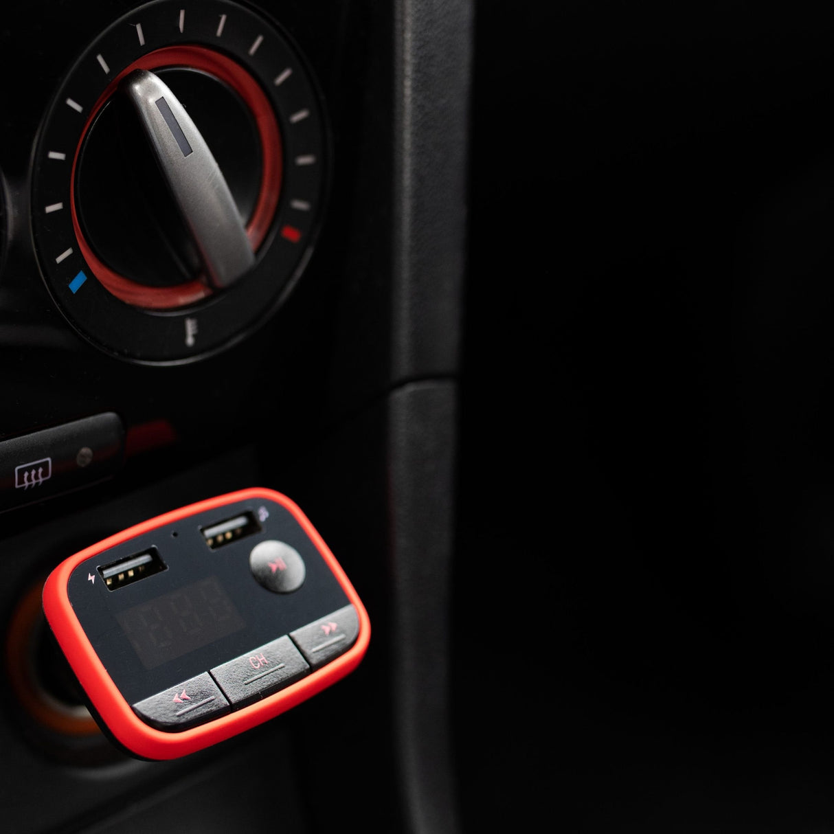 EAN 5901986044390 - Savio TR-10 transmisor FM 87 - 108 MHz Bluetooth/USB Negro, Rojo imagen 10