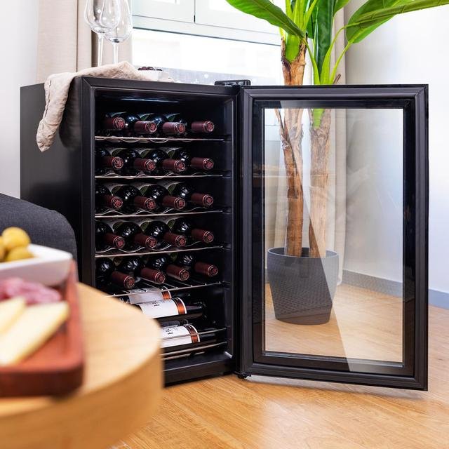 EAN 8435484001243 - Cecotec 00124 enfriador de vino Nevera de vino Independiente Negro 24 botella(s) imagen 5