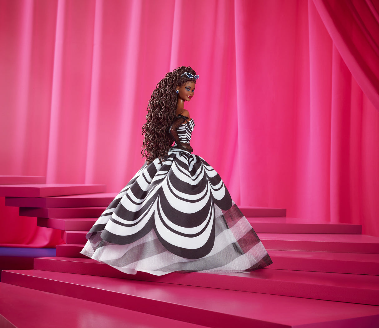 EAN 0194735181094 - Barbie Signature HRM59 muñeca imagen 13