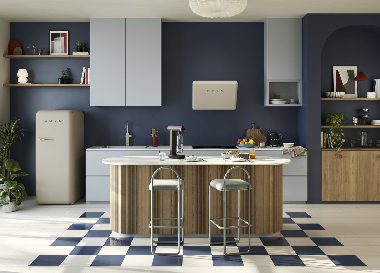 EAN 8017709290795 - Smeg KLF03BLMEU tetera eléctrica 1,7 L 2400 W Negro imagen 16