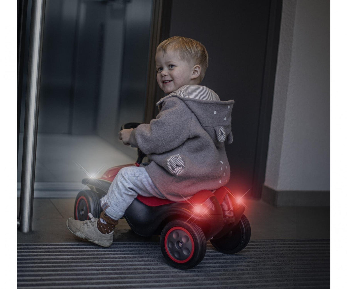 EAN 4004943562386 - BIG Bobby Car Next 2.0 Correpasillos con forma de coche imagen 4