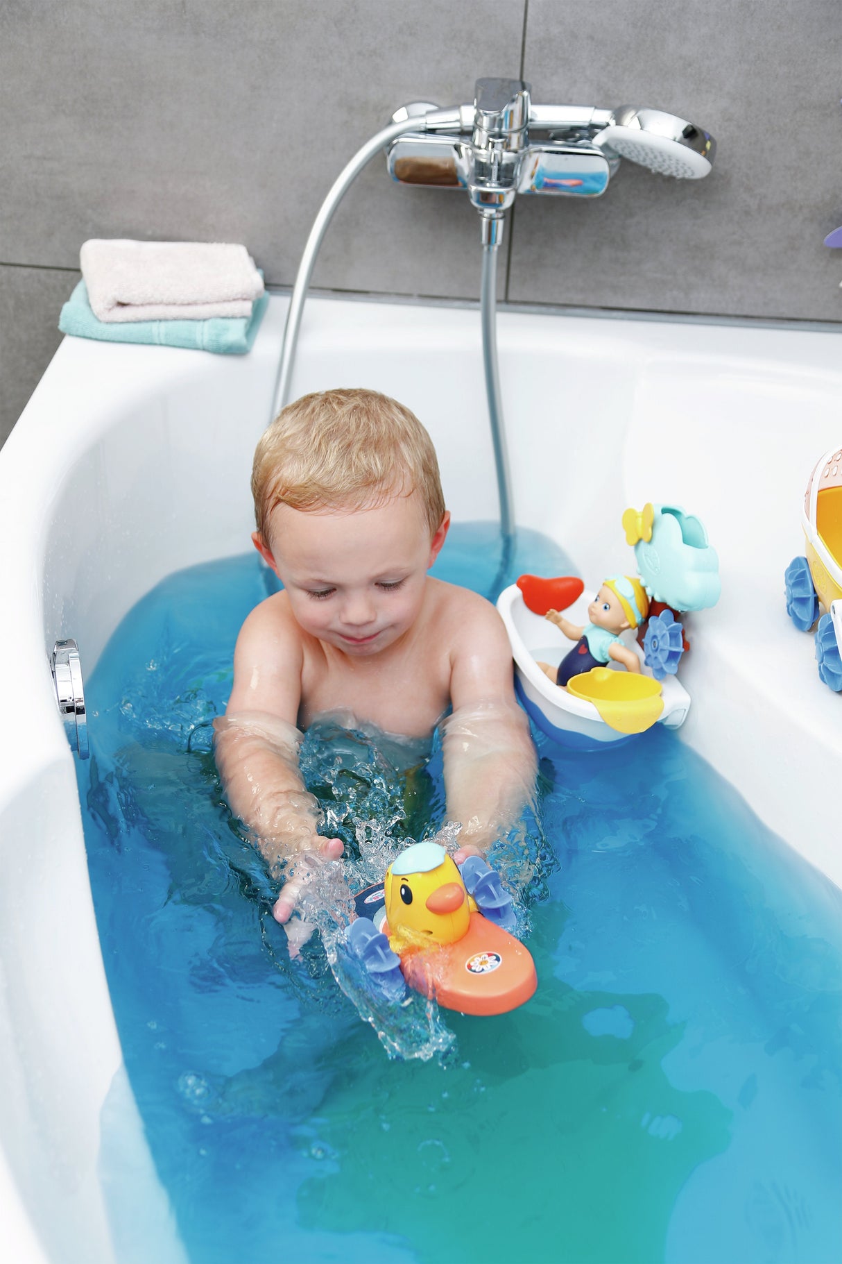 Zapf Creation Baby Born® Splish Splash Surfing Berta, Figura De Juguete 837146