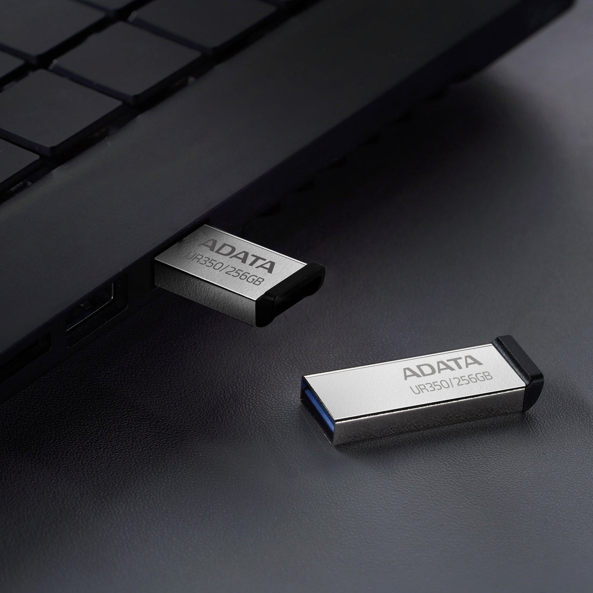 EAN 4711085946539 - ADATA UR350 unidad flash USB 256 GB USB tipo A 3.2 Gen 1 (3.1 Gen 1) Negro, Plata imagen 6