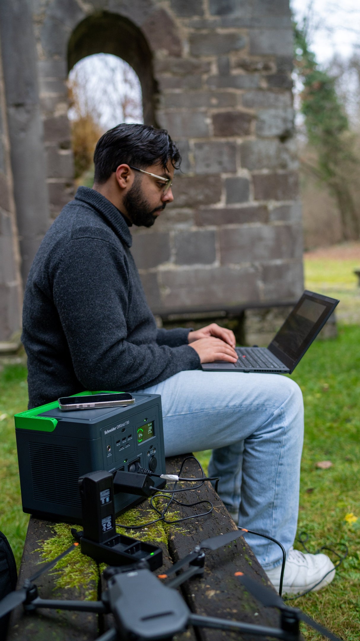 Apc Schneider Offgrid Portable Power Station 730 738wh Lithium-Ion 2 Schuko Sinewave