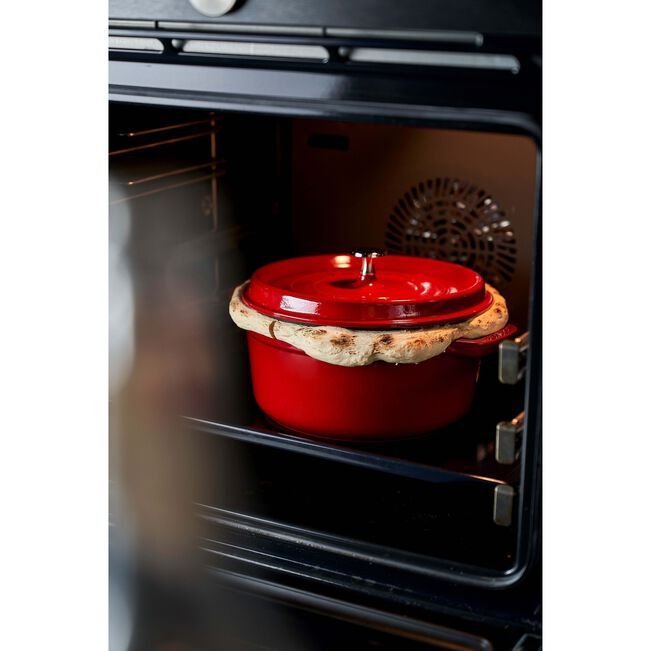 Staub Round Cocotte, 24cm Cast Iron, Cherry