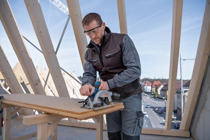 Sierra Circular Inalámbrica Bosch Professional Gks 18v-57-2 Professional Solo Azul/Negro, Sin Batería Ni Cargador