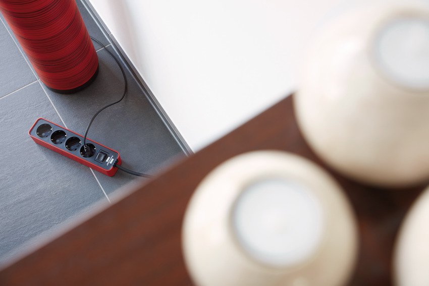 EAN 4007123643189 - Brennenstuhl 1153240070 base múltiple 1,5 m 4 salidas AC Interior Negro, Rojo imagen 2