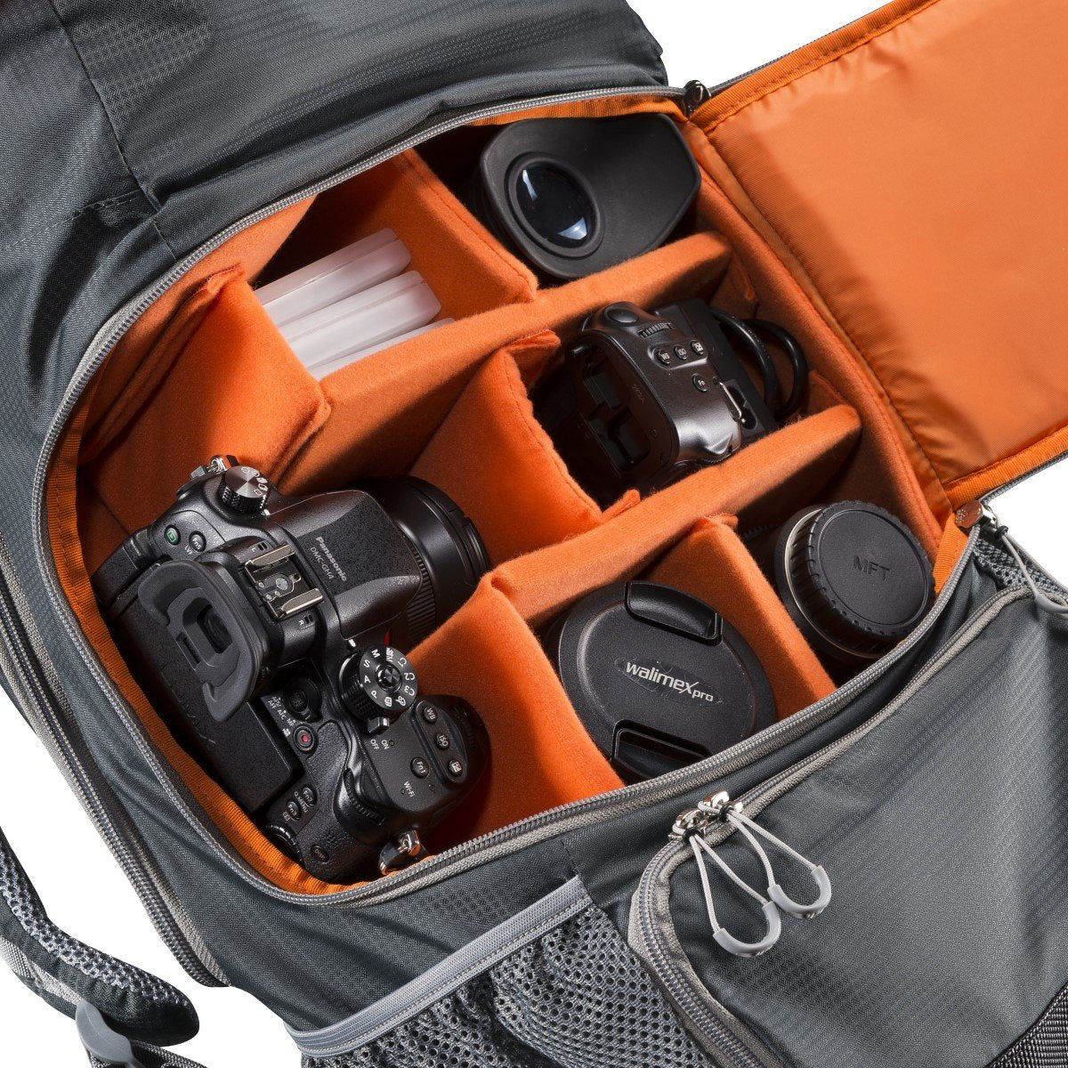EAN 4250234505871 - Mantona ElementsPro 40 Funda tipo mochila Gris, Naranja imagen 5