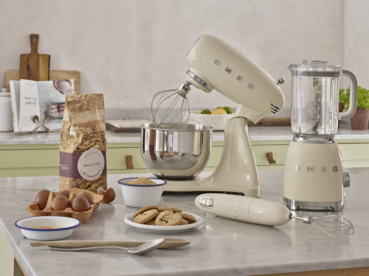 EAN 8017709269159 - Smeg SMF03CREU batidora Batidora de varillas 800 W Crema de color imagen 15