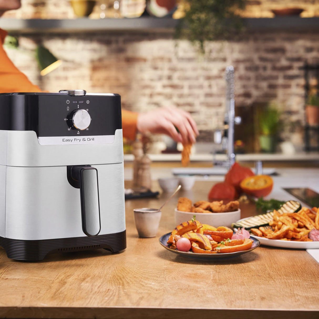 EAN 3045380024441 - Tefal Easy Fry & Grill EY501A Sencillo 4,2 L Independiente 1550 W Freidora de aire caliente Negro, Acero imagen 4