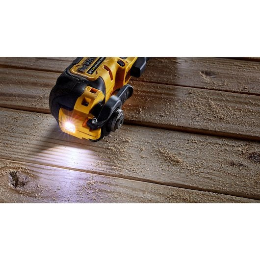 EAN 5035048748428 - DeWALT DCS353NT-XJ multiherramienta oscilante Negro, Amarillo 12 W imagen 8