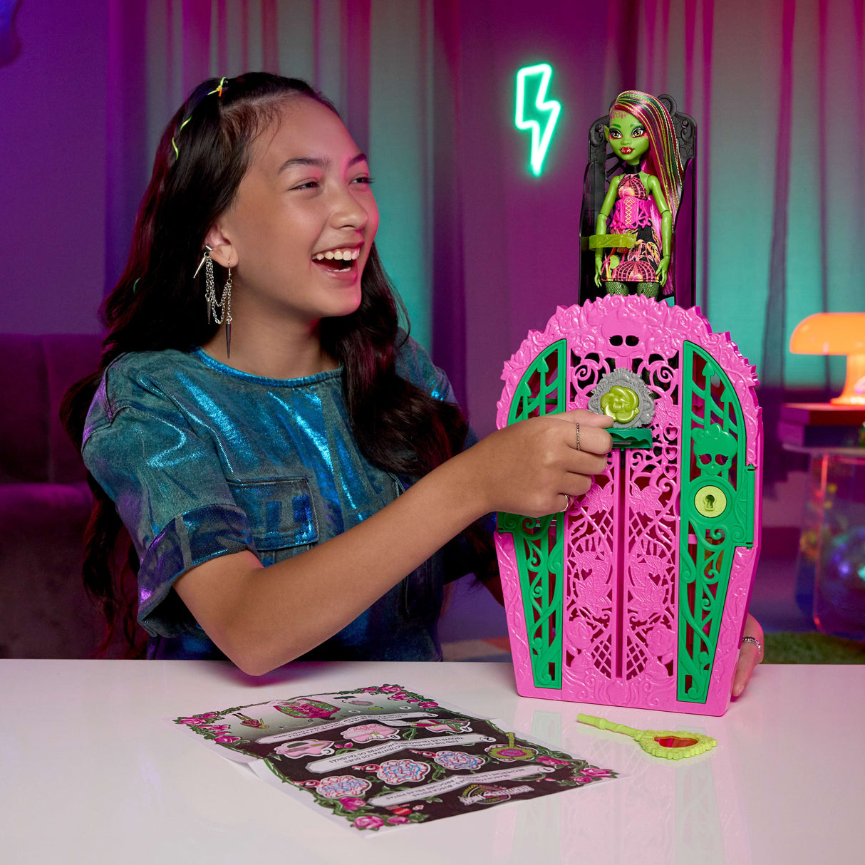 EAN 0194735255405 - Monster High Skulltimate Secrets Venus McFlytrap imagen 2