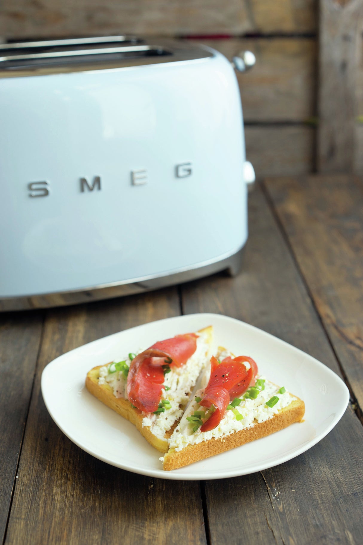EAN 8017709189099 - Smeg TSF01PBEU tostadora 6 2 rebanada(s) 950 W Azul imagen 43