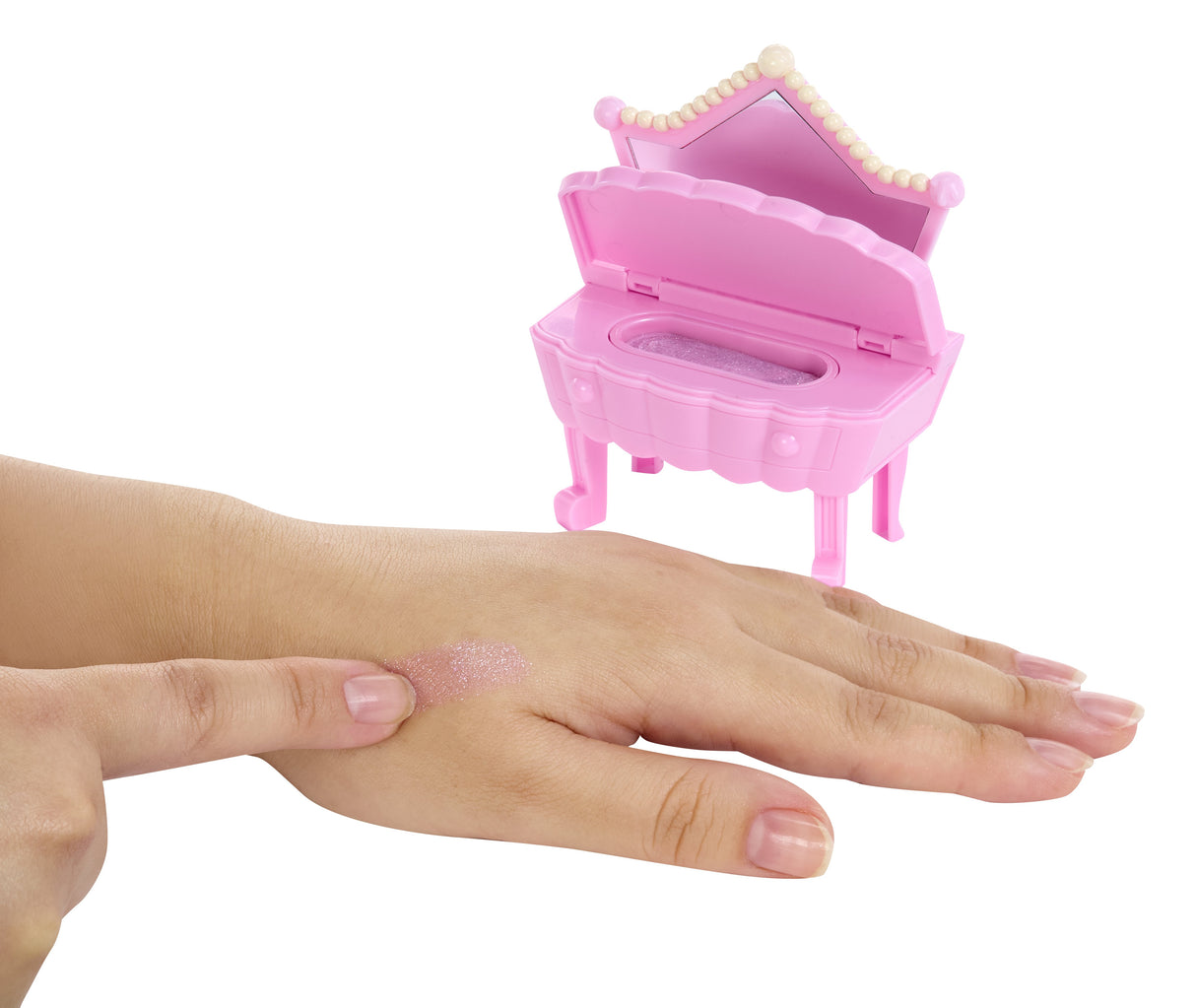 EAN 35051546733 - MGA Entertainment Yummiland Beauty Bag Playset + Lip Gloss Doll - Cupcake Beauty Bag imagen 5