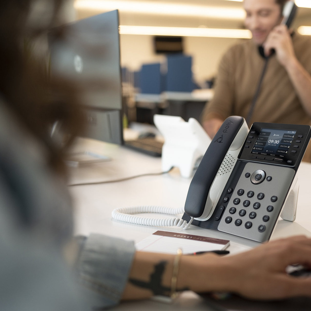 Teléfono Poly Edge E300 Ip Negro 8 Líneas Ips