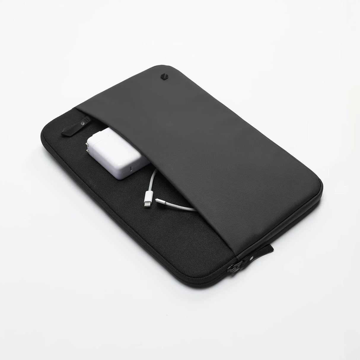 Funda Incase A.R.C. Para Macbook Pro De 14" (M4/M3/M2/M1/2024-2021) (Negro)