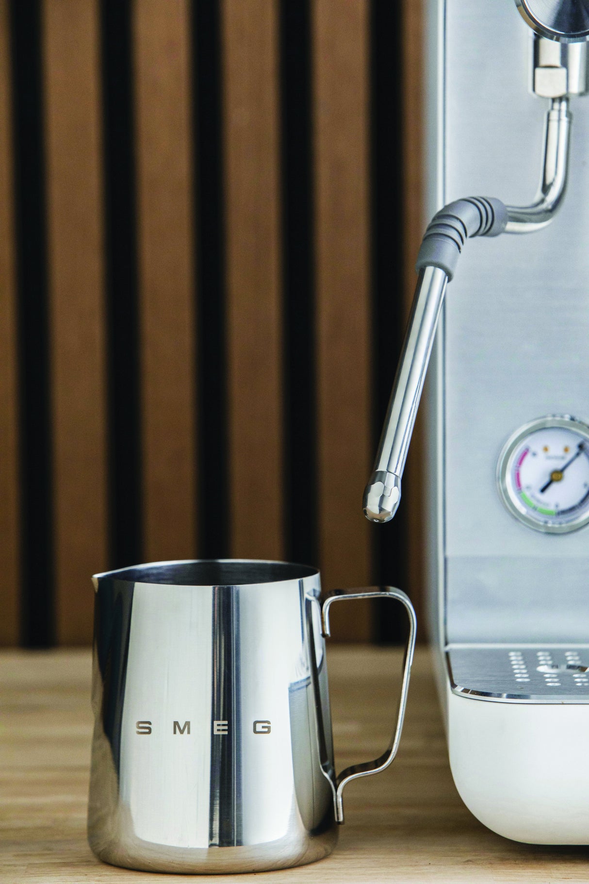 Smeg Espresso Coffee Machine Collection White Emc02whmeu