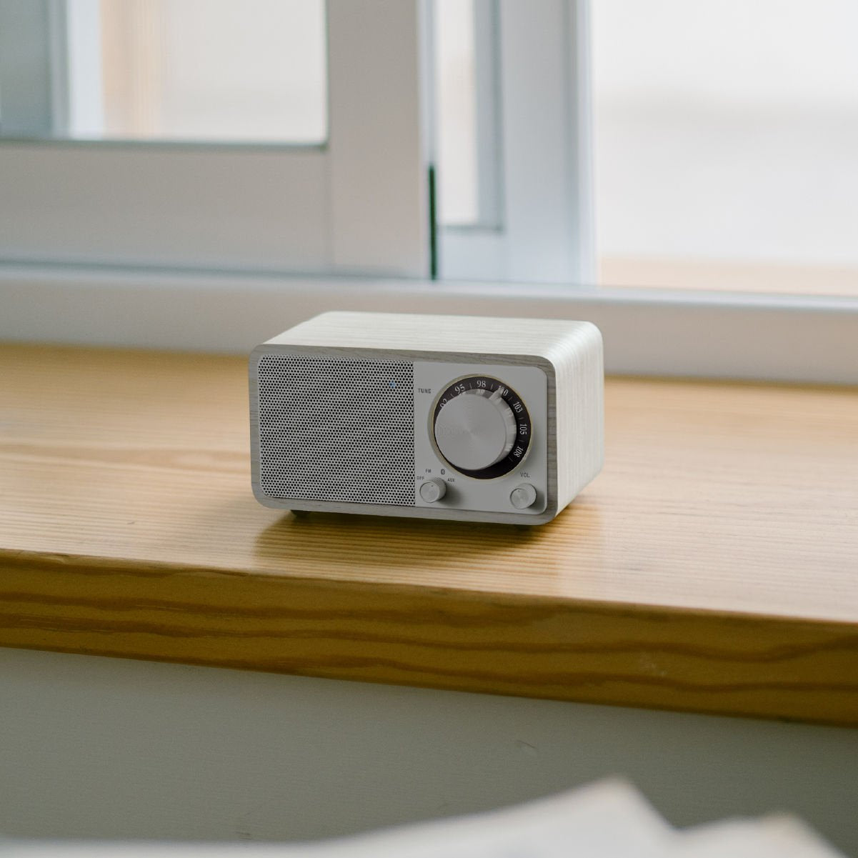 Sangean Wr-7 Plus Roble De Medianoche Radio Con Mueble De Madera Fm Bluetooth Aux