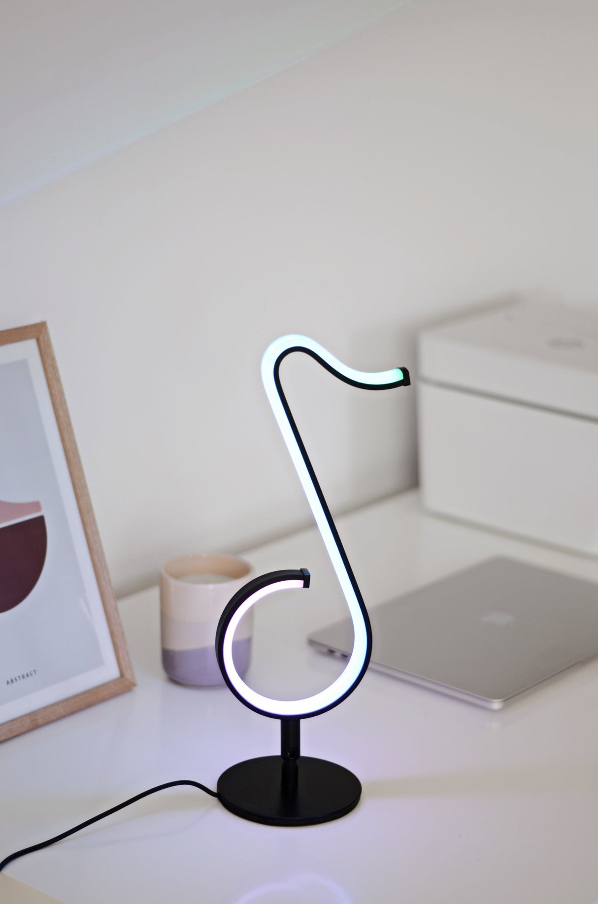 Lámpara Decorativa Musical Melody Rgb Activejet Cambiando De Color Al Ritmo De La Música Con Un Mando A Distancia Desde La App