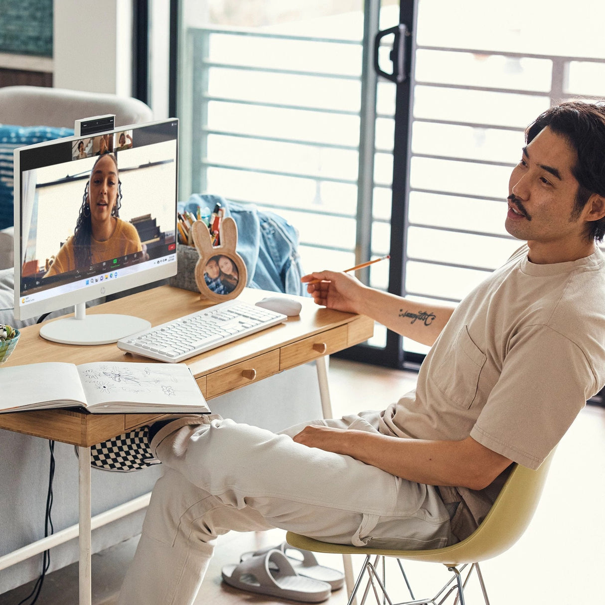 All In One Hp 24-Cr0073ns R5-7520u 16gb 512gb W11h