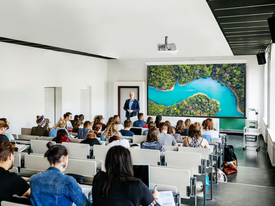 Proyector Viewsonic Ls740hd 1920x1080 5000al