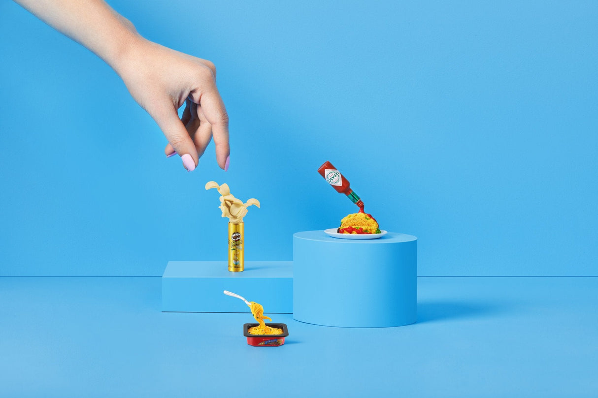 Figurki Mini Brands Global Brands Seria 3 1 Sztuka