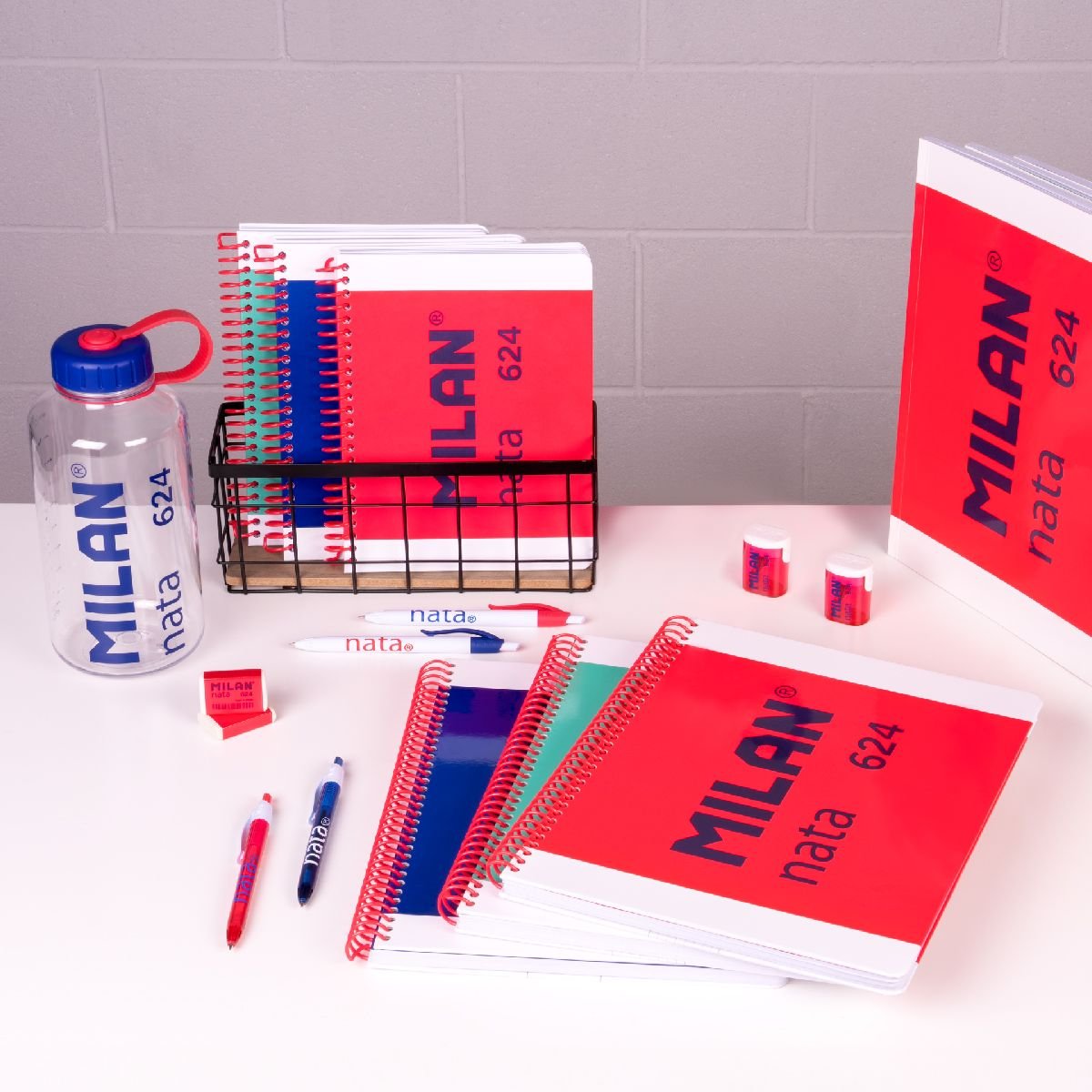 Milan Cuaderno Espiral A4 80h 95gr 5x5mm Tapa Dura Colección Nata® 624 Since 1918 Azul