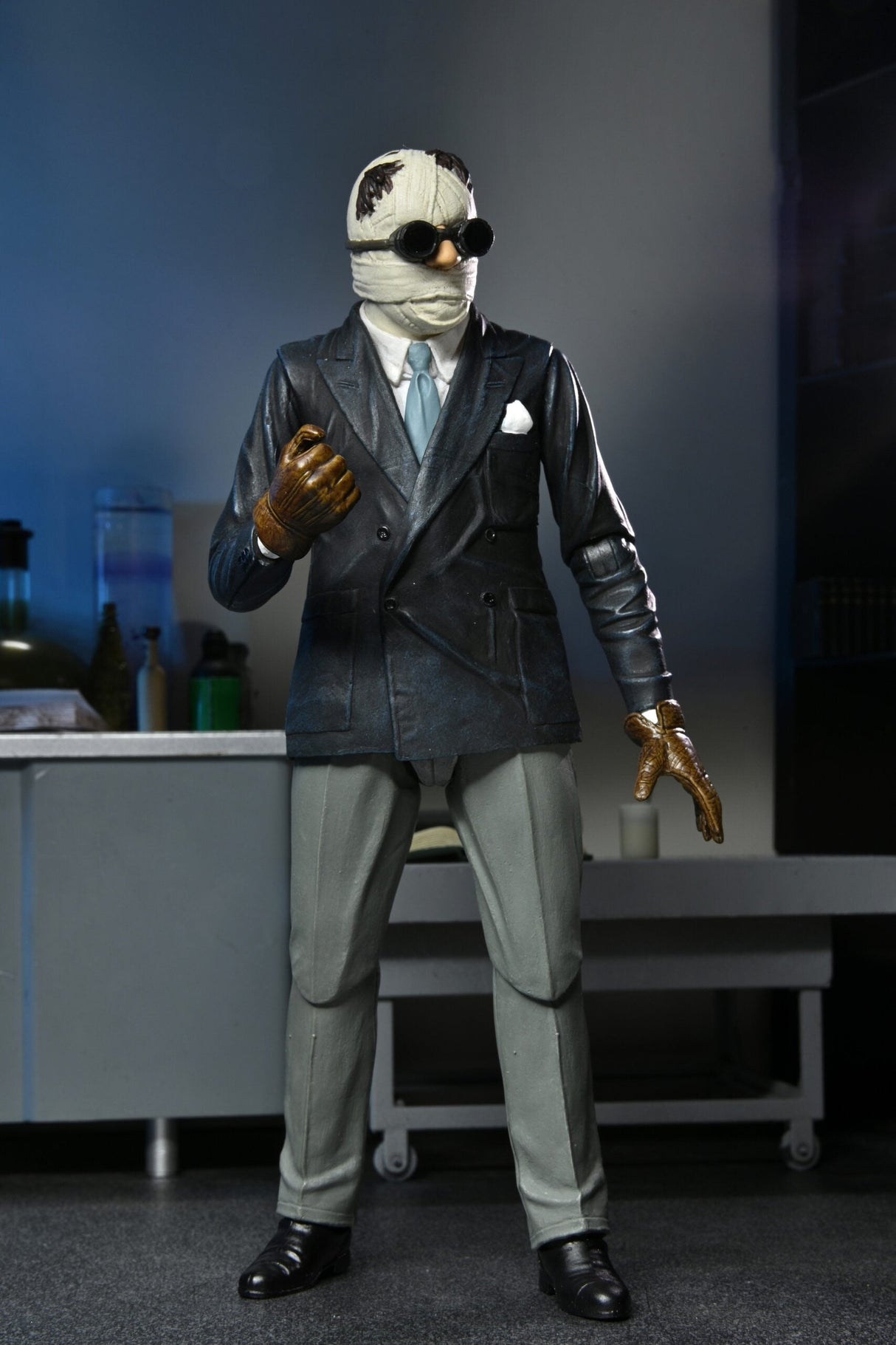 EAN 0634482048184 - NECA Ultimate Invisible Man imagen 4