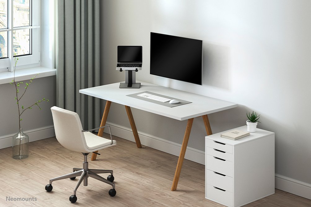 Pie Para Newstar Soporte Portatil De Hasta 16 "Max 5kg, Plegable, Plata / Negro.