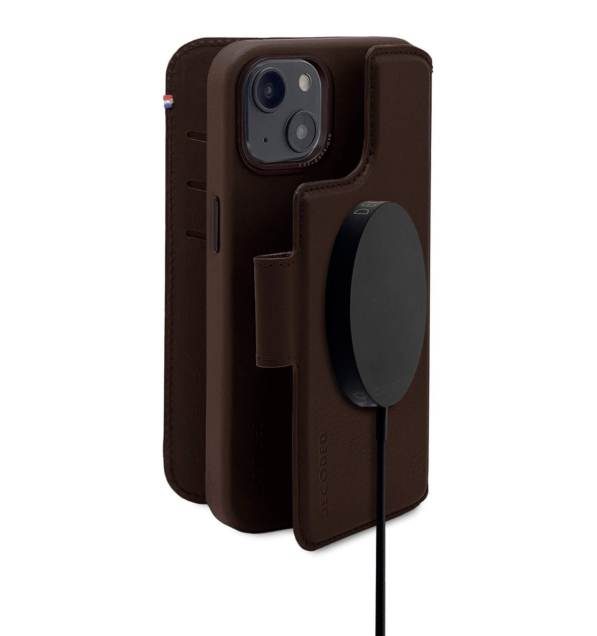 EAN 8720593006525 - Decoded D23IPO14MDW5CHB funda para teléfono móvil 17 cm (6.7") Funda cartera Marrón imagen 2