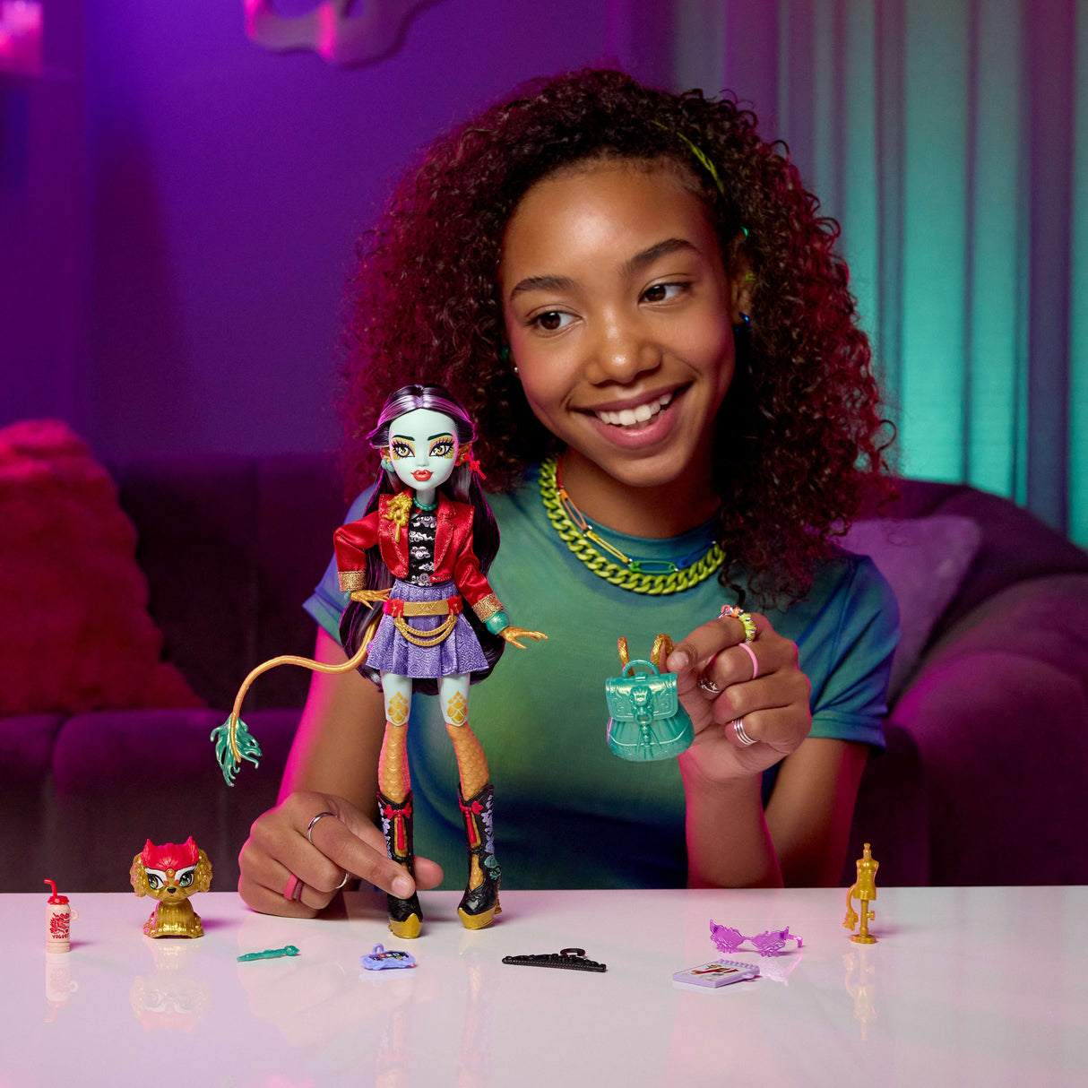 EAN 0194735256310 - Monster High HYV58 muñeca imagen 2