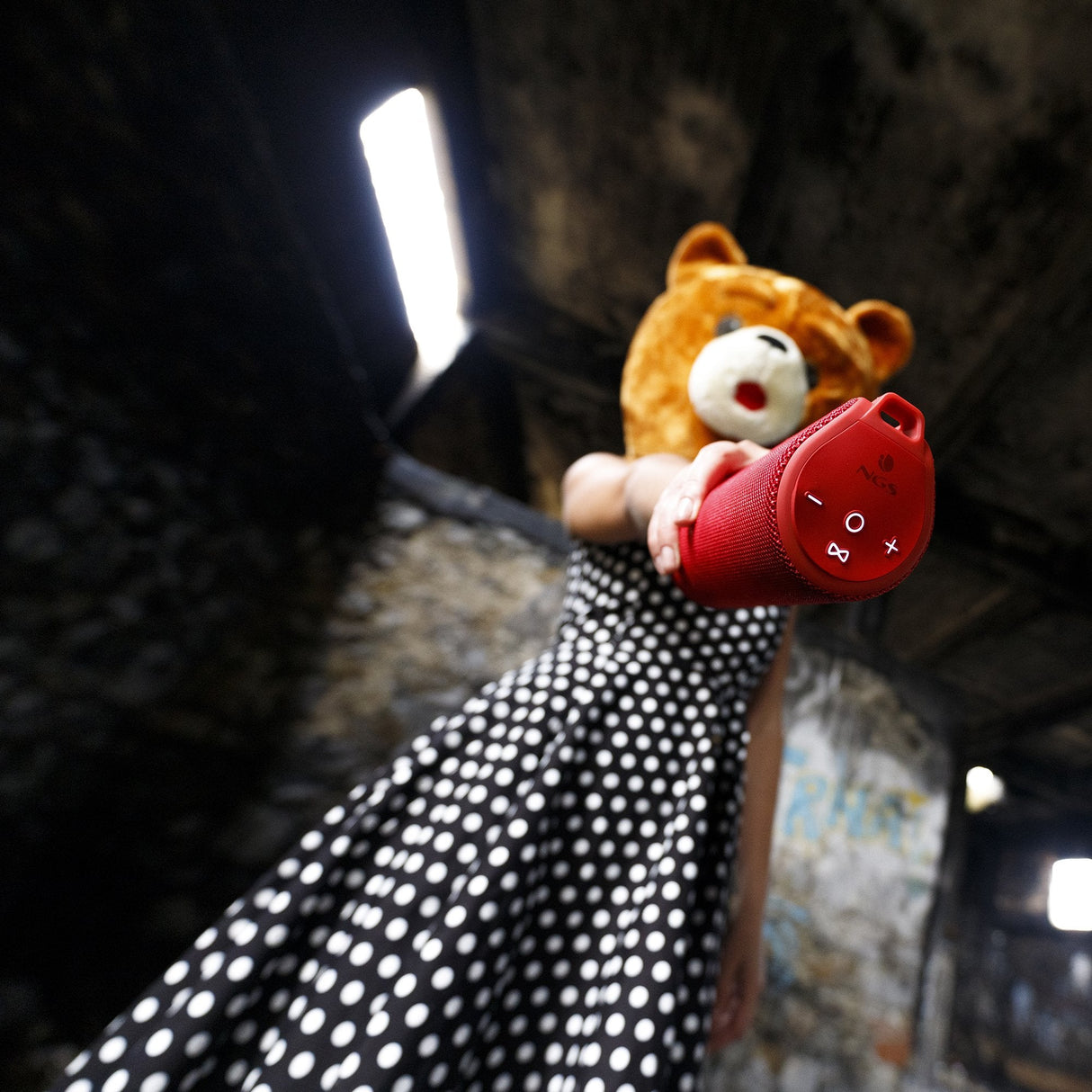 Altavoz Con Bluetooth Ngs Roller Reef 20w 2.0 Rojo