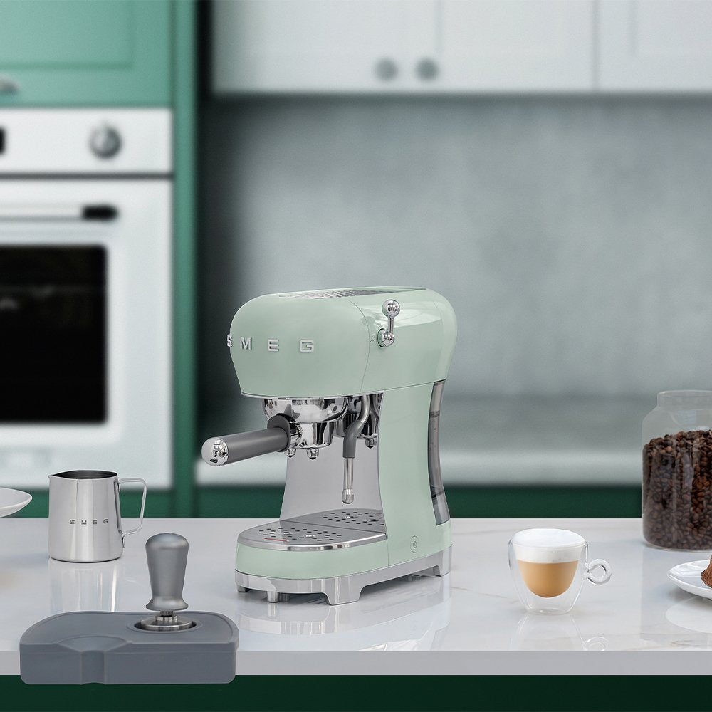 Cafetera Smeg Ecf02pgeu Portaft Portaft Expreso Verde Pastel,