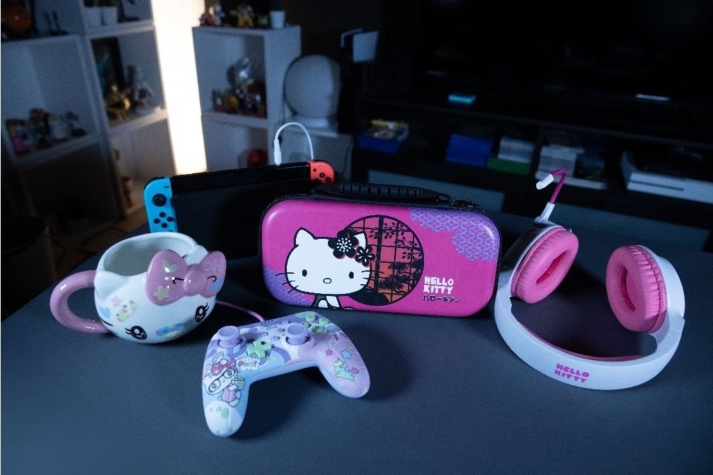 EAN 3328170008211 - Konix Hello Kitty Estuche de viaje Nintendo Multicolor imagen 6