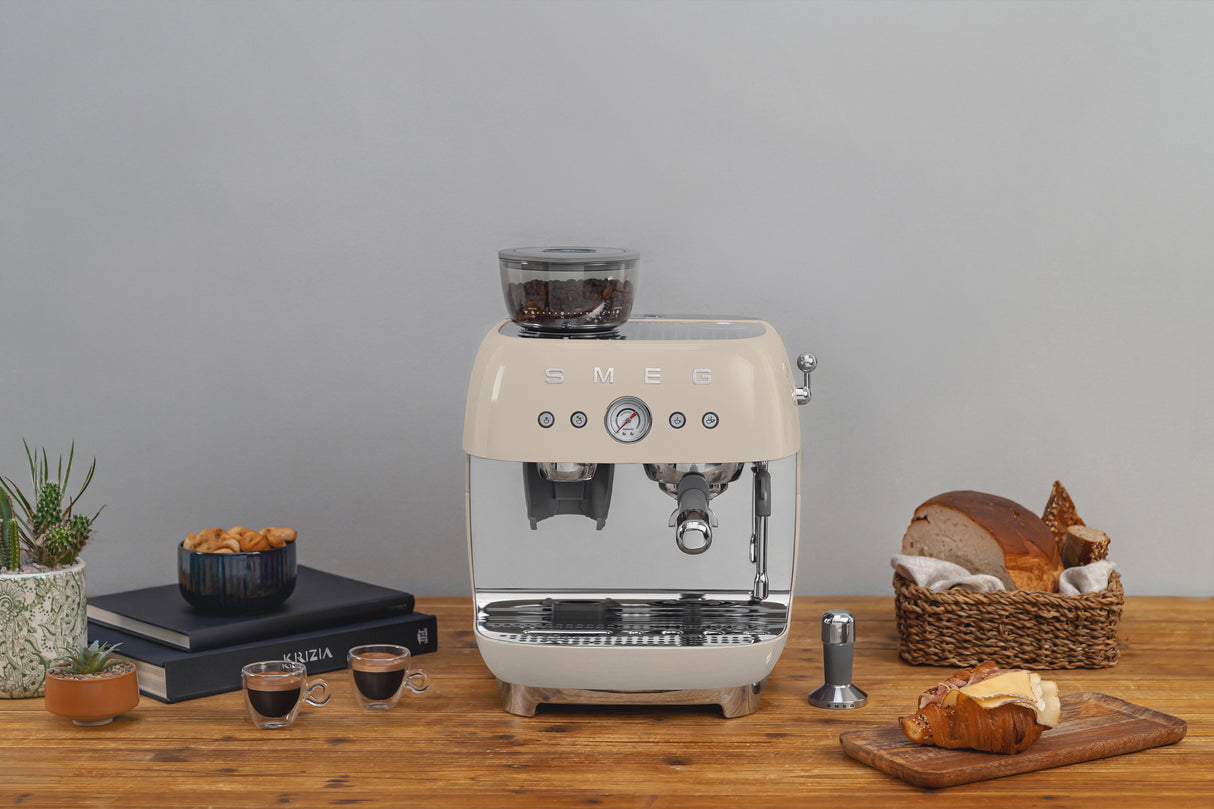 EAN 8017709329839 - Smeg EGF03CREU cafetera eléctrica Manual Máquina espresso 2,4 L imagen 19