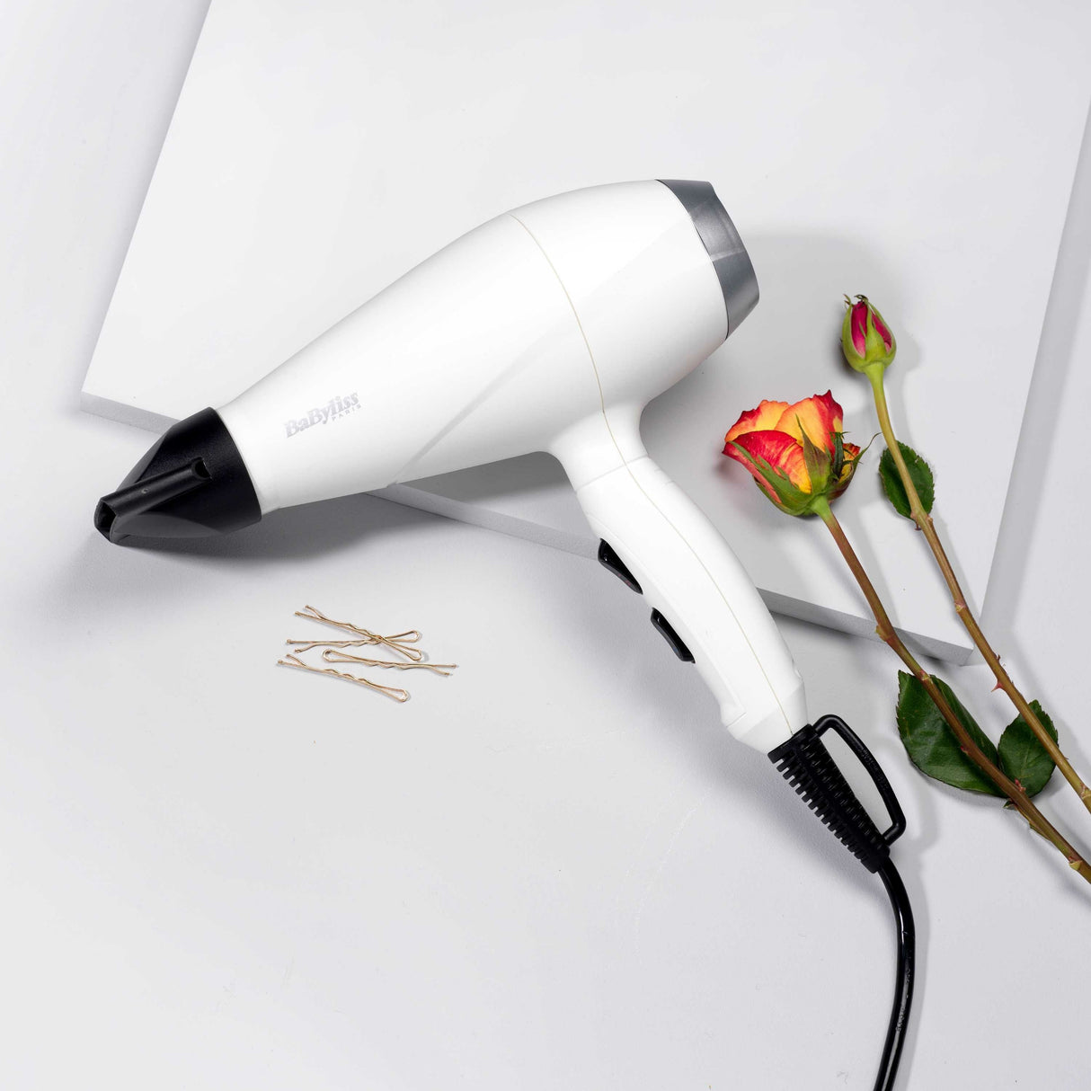 EAN 3030050154832 - BaByliss 6704WE secador 2000 W Negro, Blanco imagen 8