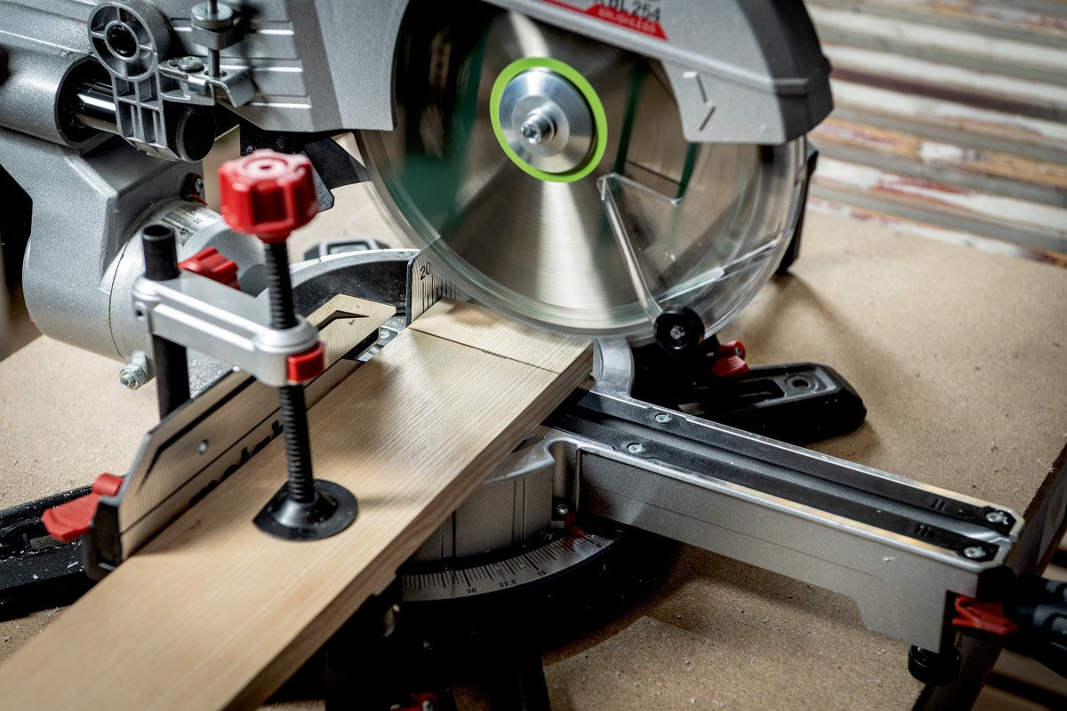 EAN 4061792230415 - Metabo KGS 18 LTX BL 216 5000 RPM imagen 8