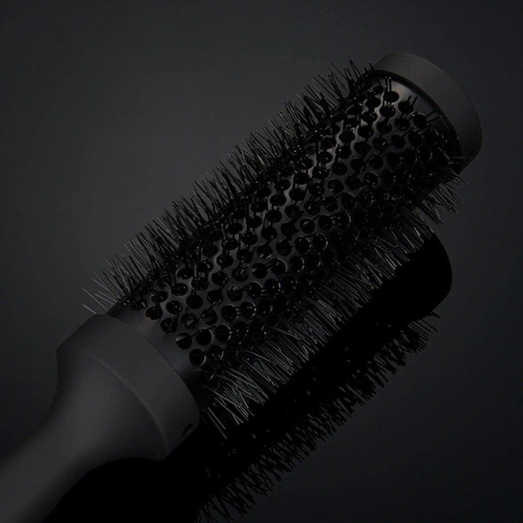 EAN 5060829516446 - GHD 99350164200 cepillo para el cabello y peine Adulto Cepillo para el pelo redondo Negro 1 pieza(s) imagen 2
