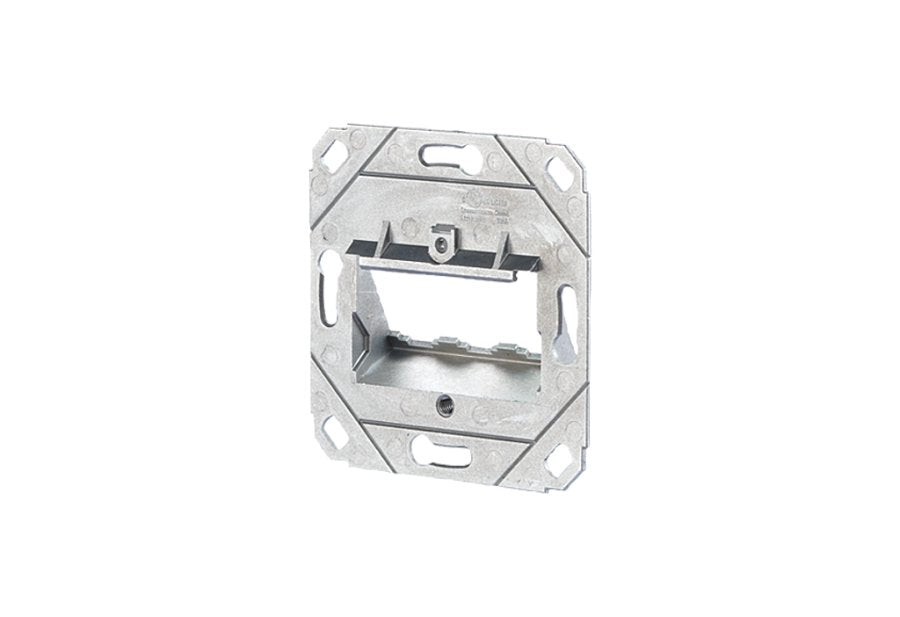 Btr Netcom 1309141200-E Toma De Corriente Plata