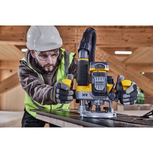 EAN 5035048810330 - DeWALT DCW620NT-XJ fresadora y desbastadora Negro, Amarillo 23000 RPM imagen 7