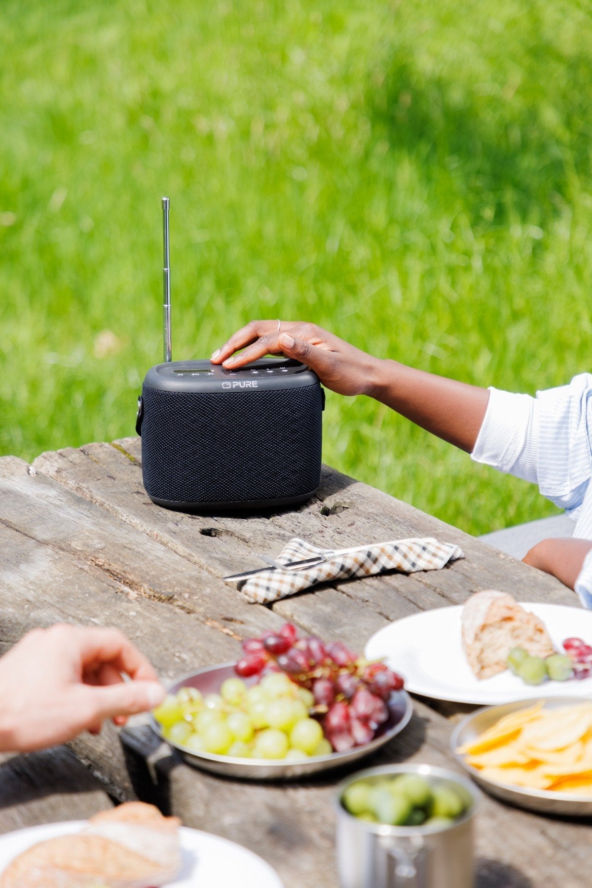 Pure Woodland Wasserdichter Outdoor-Altavoz Con Fm Dab+ Radio, Negro